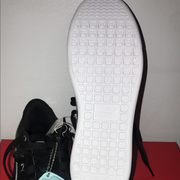 Puma shoes - Picture 3 of 8